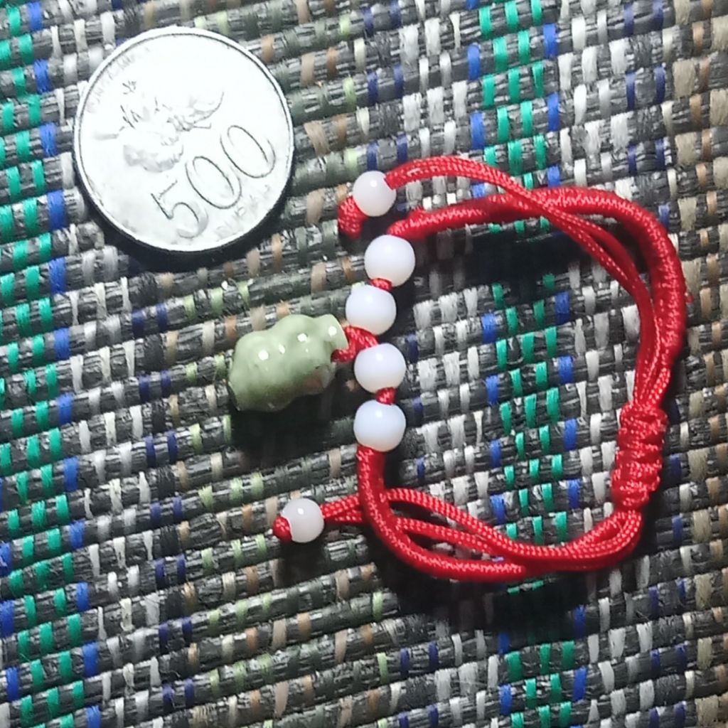 gelang tali giok putih