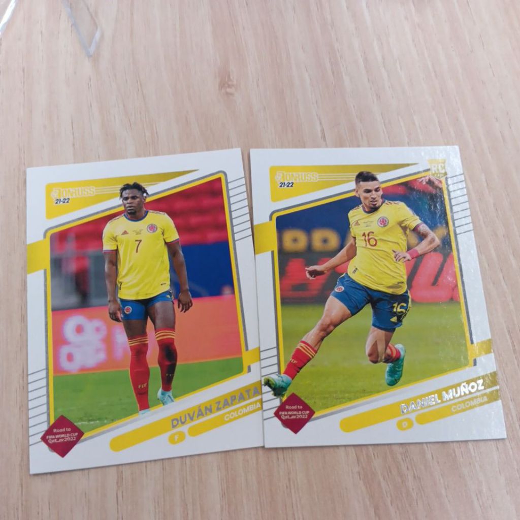 kartu bola panini donruss road to world cup 2022 kolombia Base Card