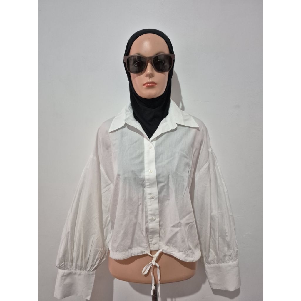 Kemeja putih crop (ZARA)