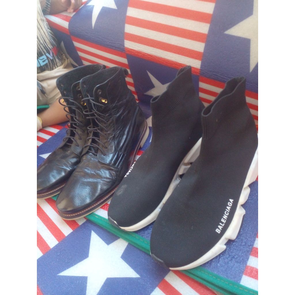 2 PASANG SEPATU PRIA HIGHCLASS LANGKA MADEIN PORTUGAl DAN VIETNAM BALENCIAGA DAN McGREGOR