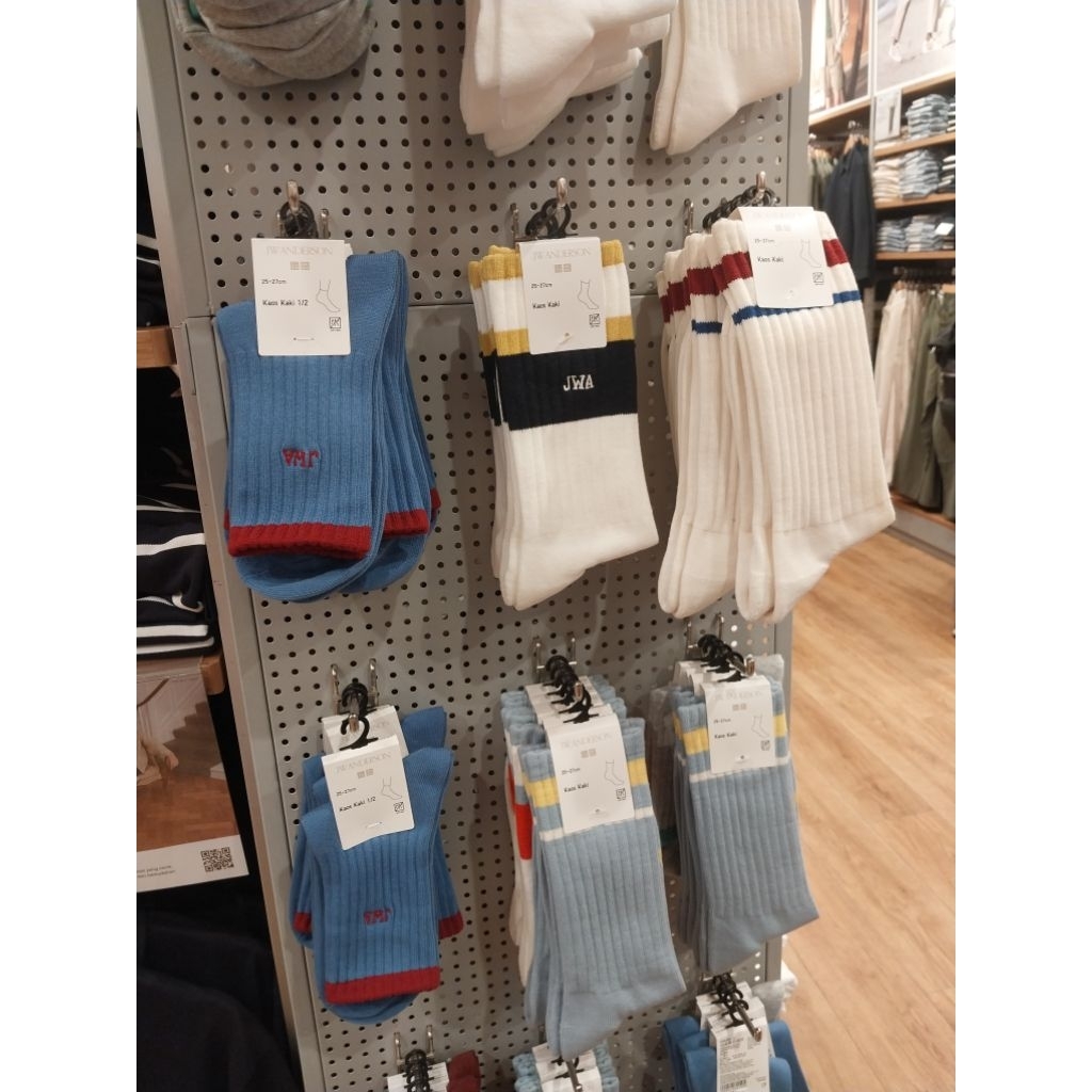 Kaos Kaki JWANDERSON UNIQLO