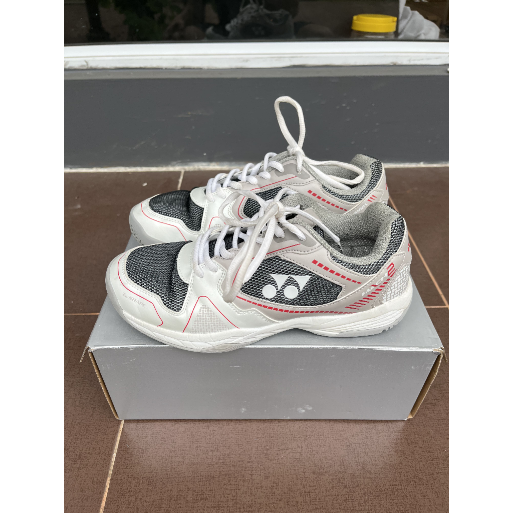 Yonex Mach 2