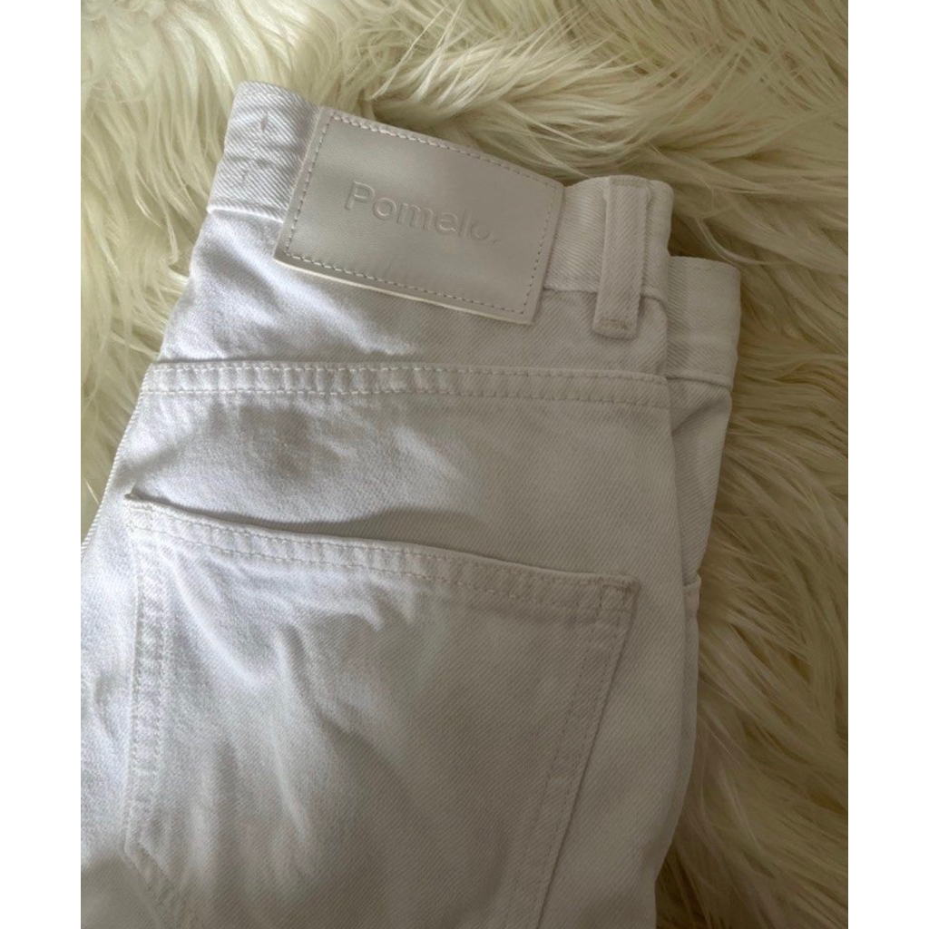 Celana putih pomelo