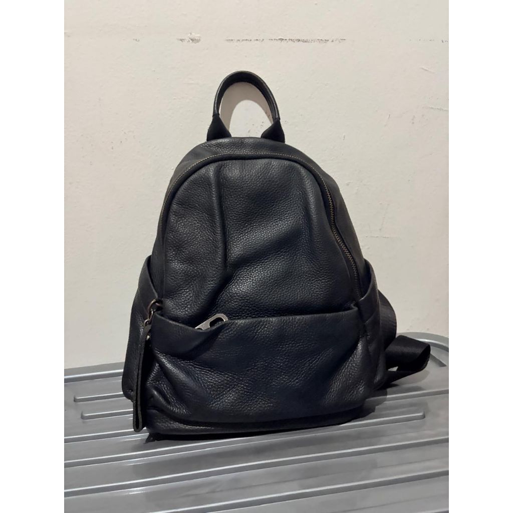 Preloved Tas Ransel Kulit Asli Hitam