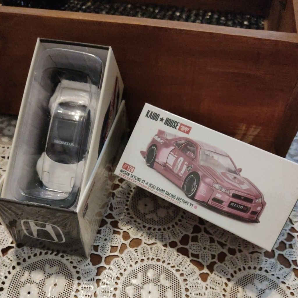 Paket Mini GT Kaido House Nsx Putih (Minus) & R34 Pink (Segel)