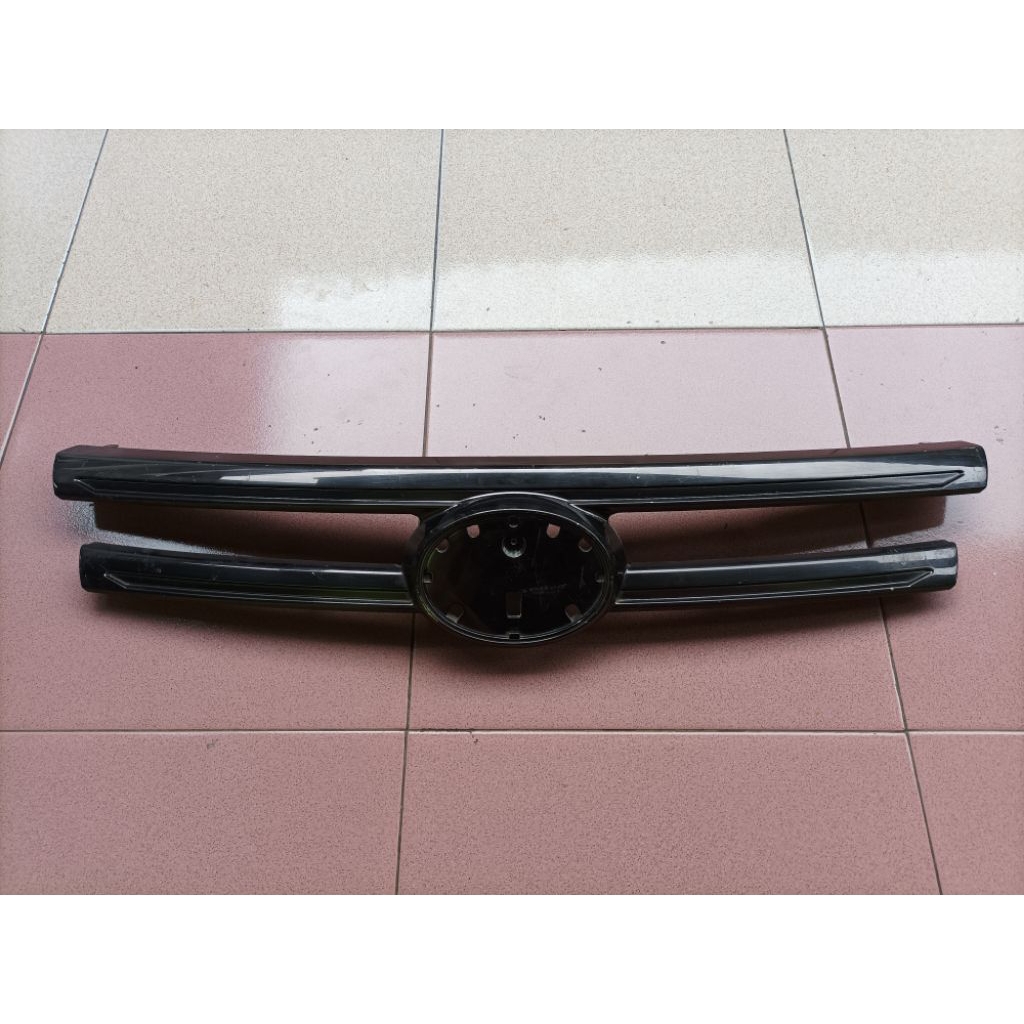 Grill Grill depan toyota Rush Original Asli