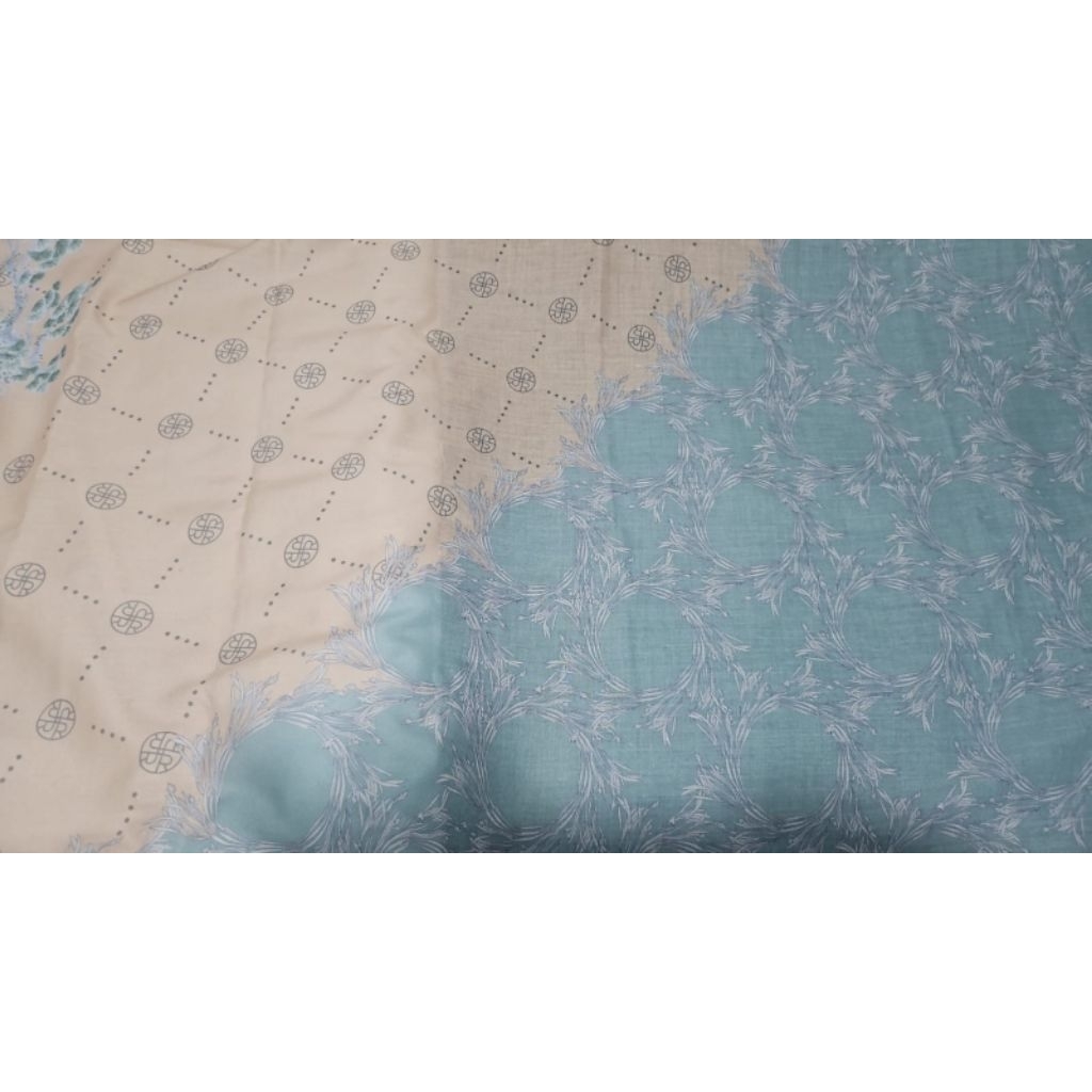 preloved Ria Miranda scarf