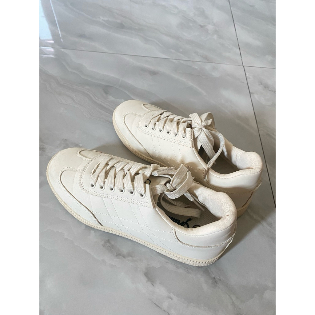 Preloved Sepatu Corolla