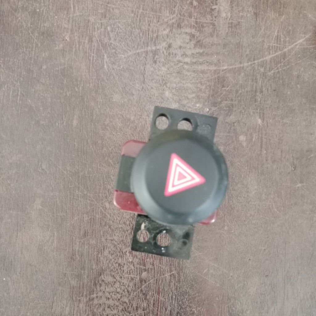 H00001A SWITCH HAZARD HONDA BRIO, MOBILIO, HRV