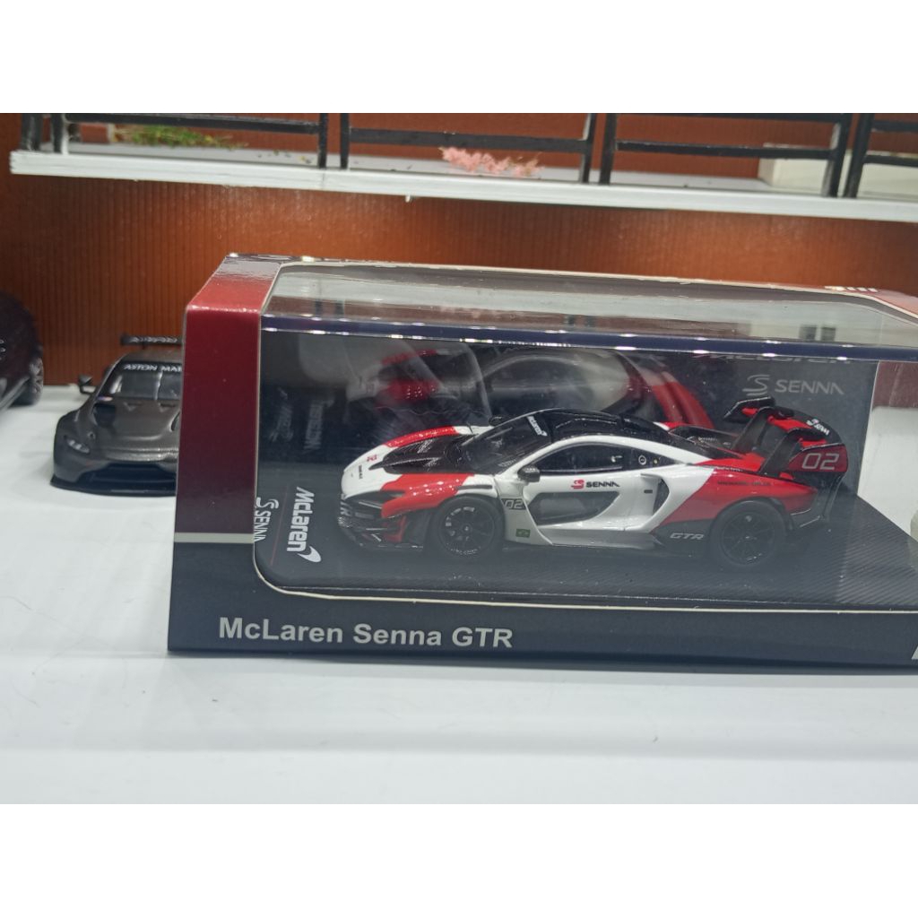 CM model McLaren Senna gtr Marlboro