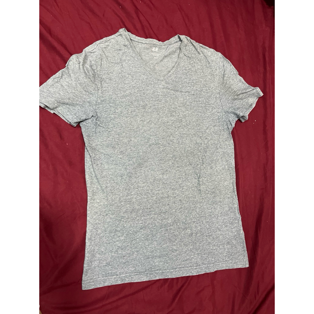 kaos oblong pria merk H&M preloved
