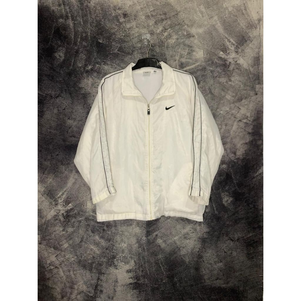 NIKE WB VTG 90S SIZE L