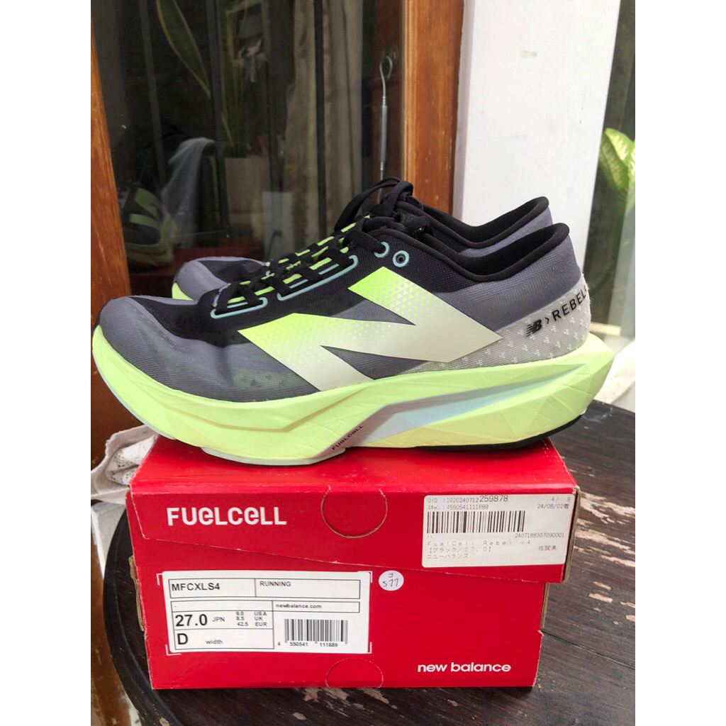 New Balance Fuelcell rebel v4