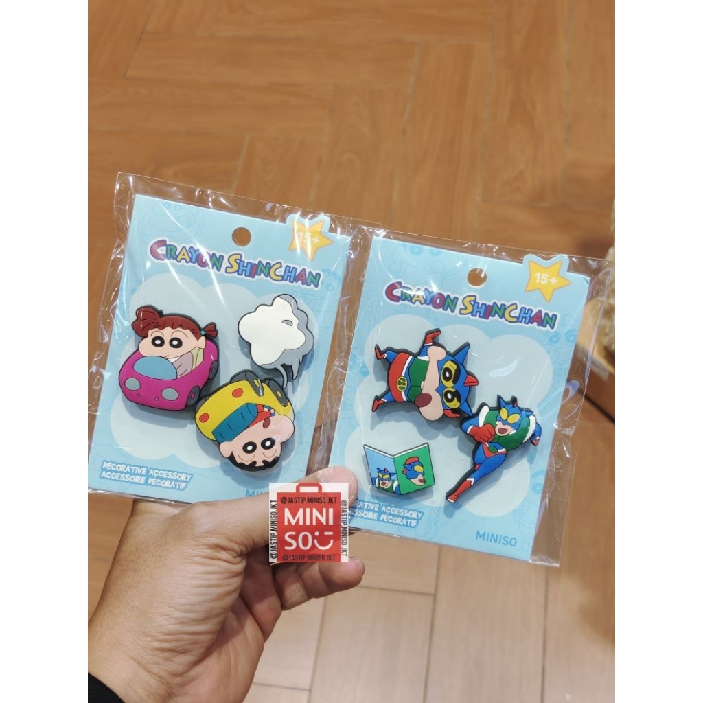 MINISO Shoe Charm / Aksesoris Sepatu CRAYON SHINCHAN Collection (ACTION KAMEN / CAR)