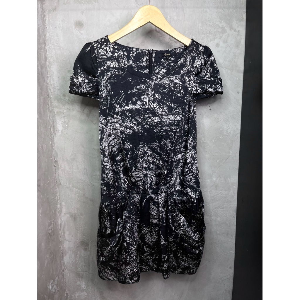 Just Cavalli By Roberto Cavalli Marble Abstract Pattern Black Midi Dress