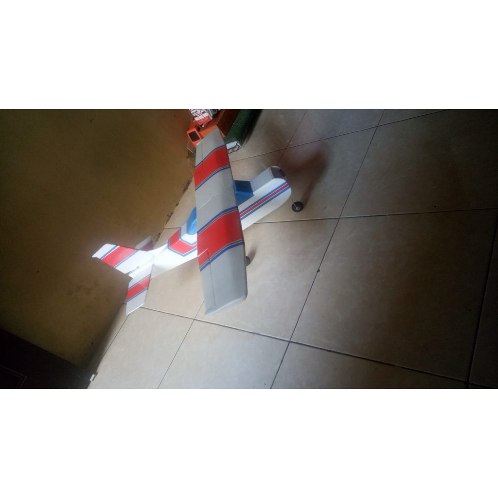 Kit Pesawat RC Kit Aeromodeling Cessna & Extra 330