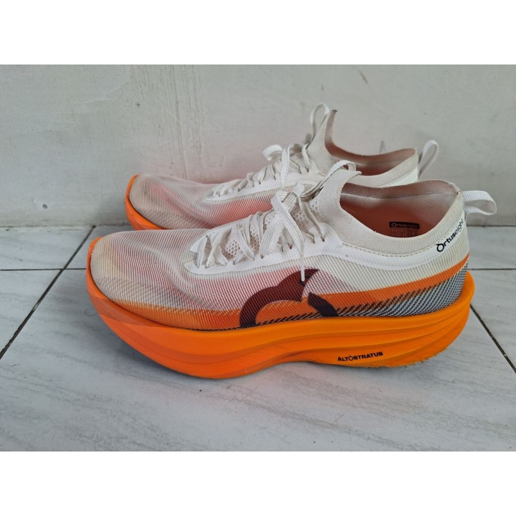 sepatu lari ortuseight hypersonic 2.0