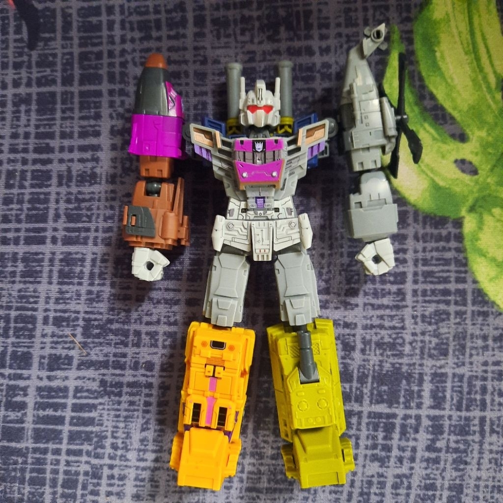 COMBINER BRUTICUS & DEVASTATOR LENGKAP SUDAH JADI