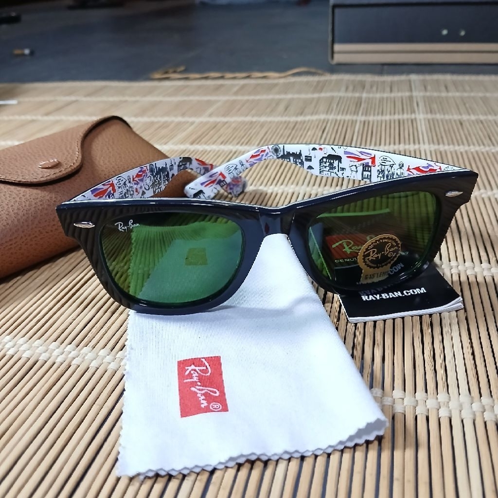 Wayfarer Series – London Print (Like New Brand)