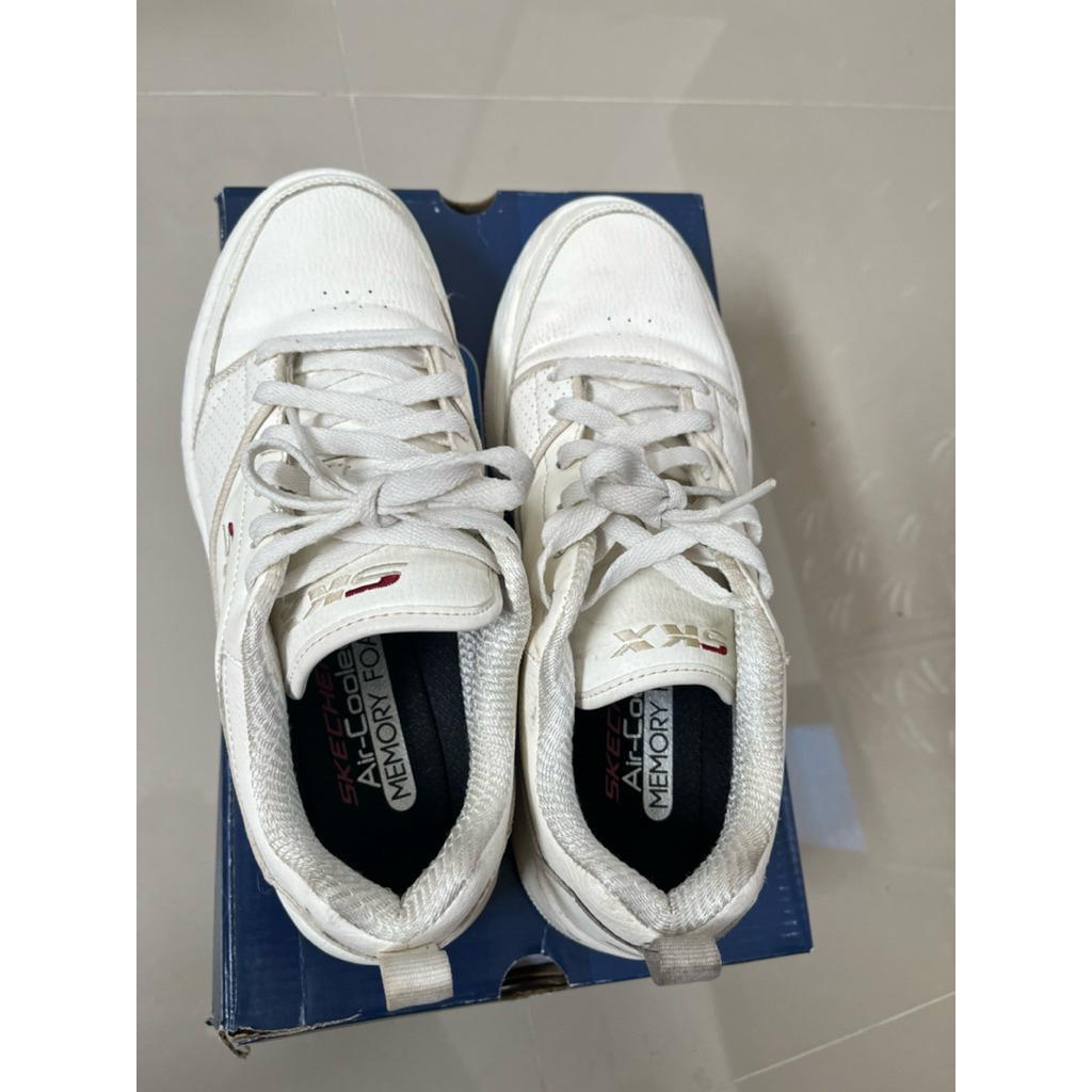 Skechers size 41 (insole 26)