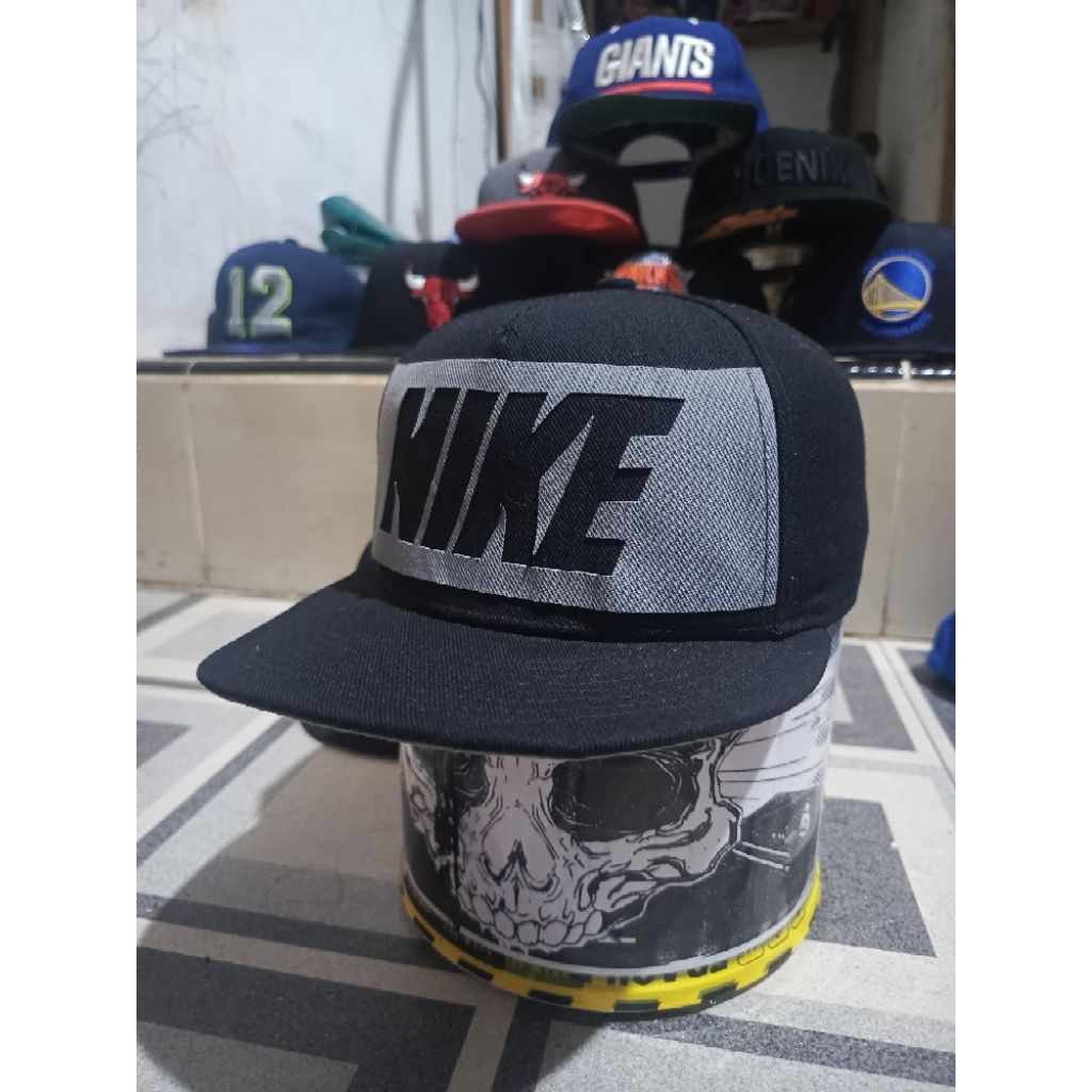 Topi Nike True Original Snapback Hat Black Grey - Topi Nike Flat Visor Hip Hop Original Pria Wanita