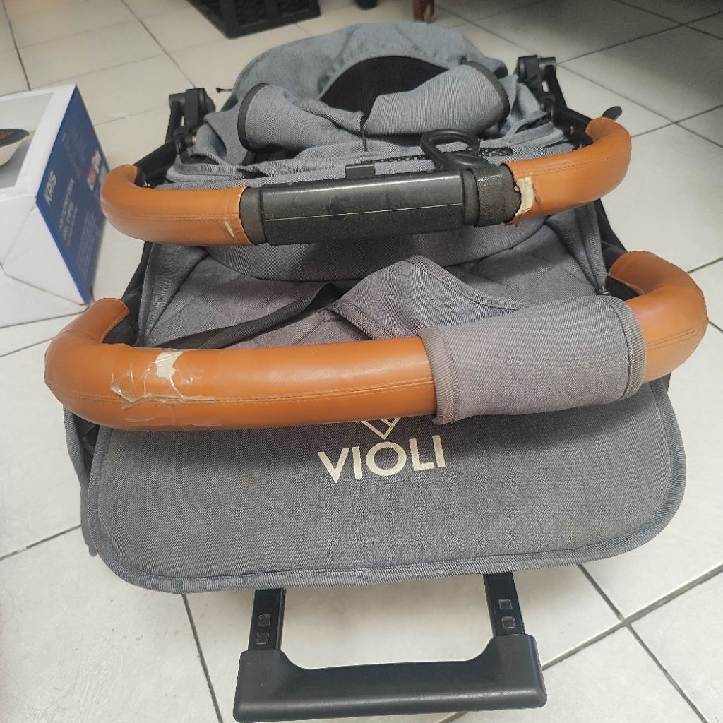 Preloved- Stroller Violi travelite warna grey