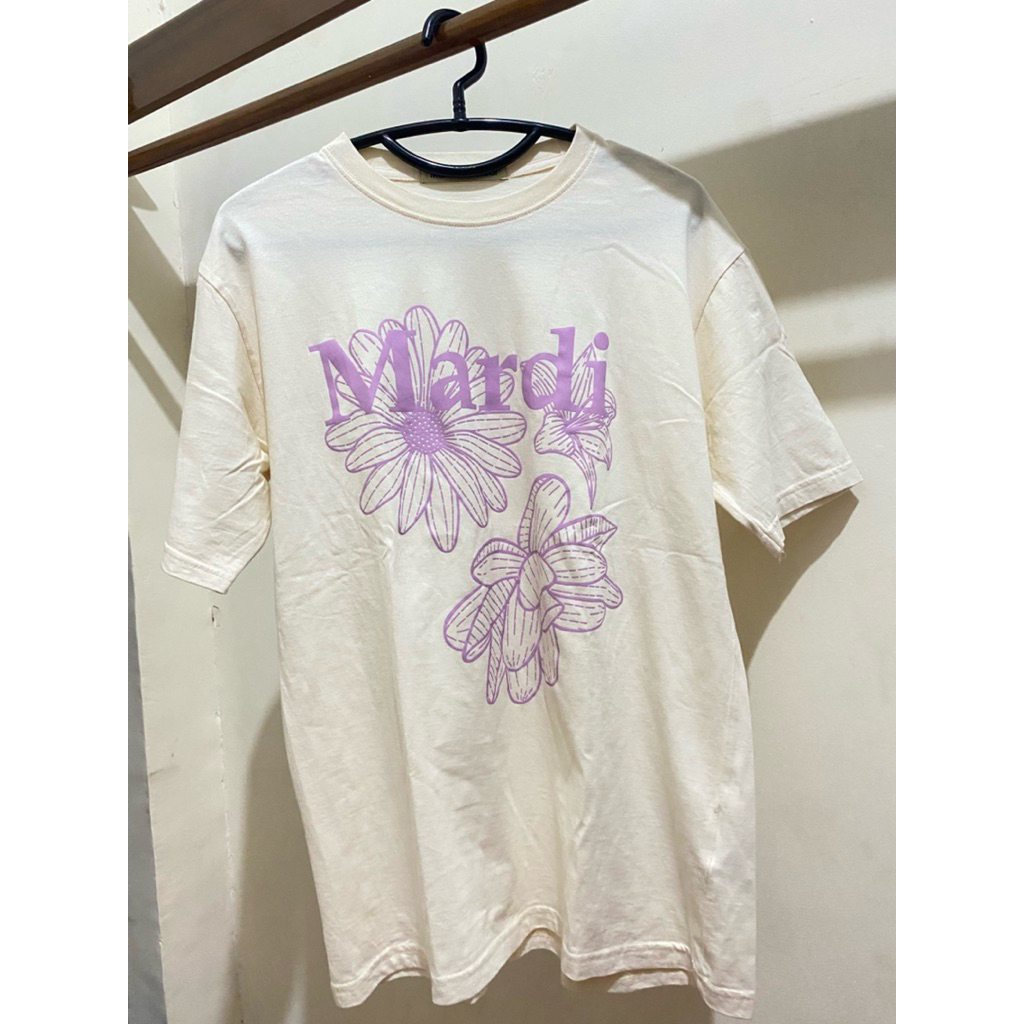 preloved kaos mardi warna cream