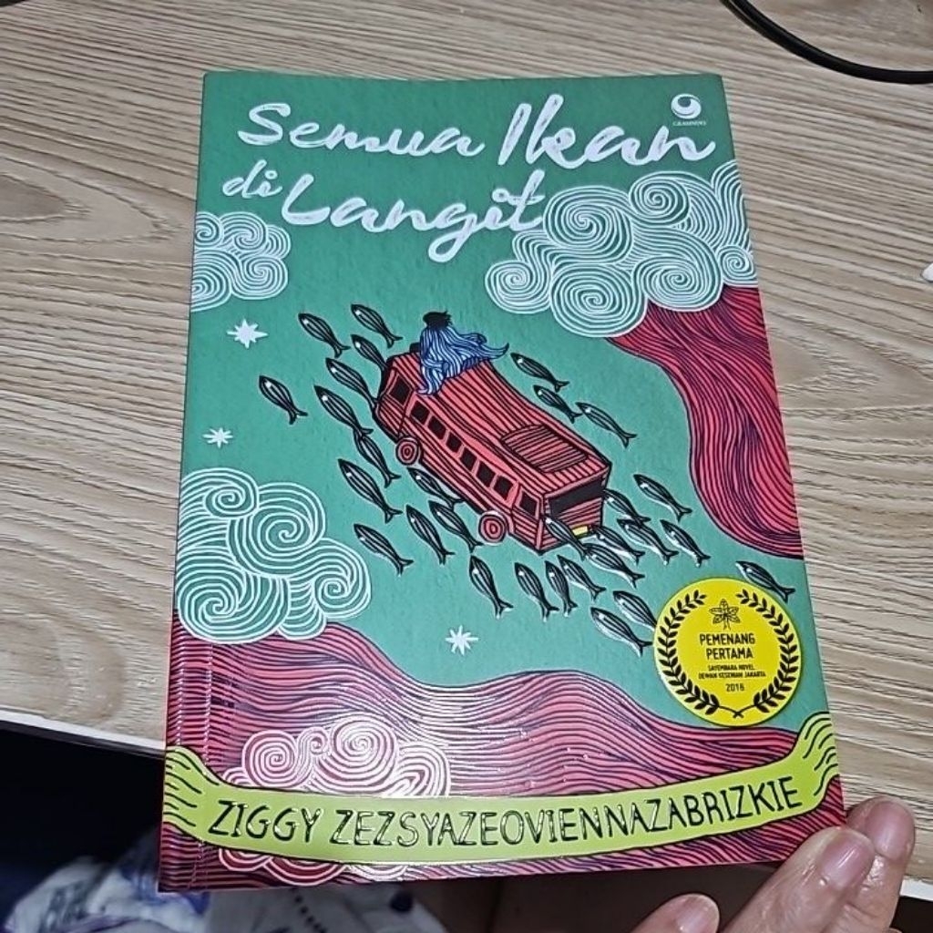 Semua Ikan di Langit
