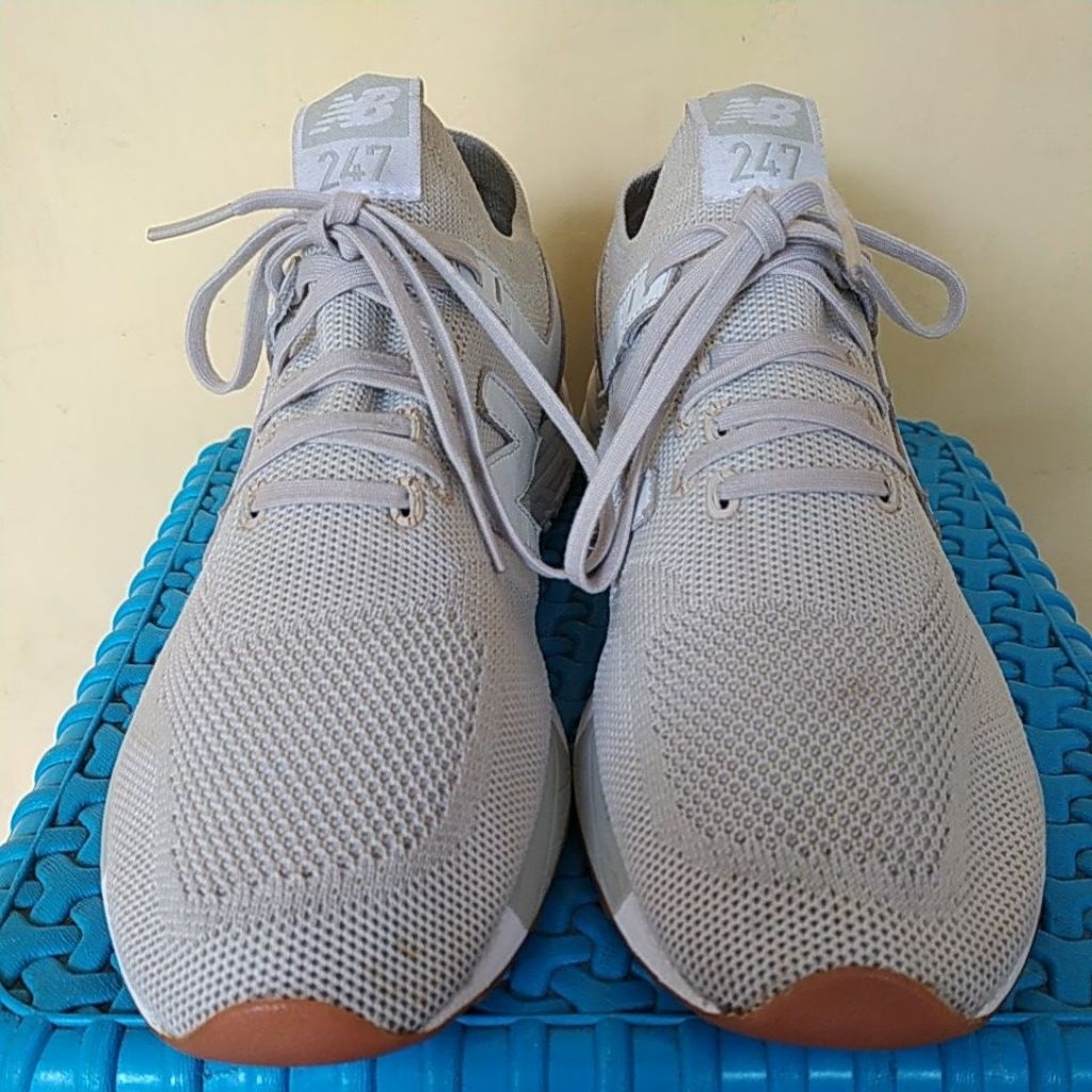 Sepatu Second New Balance 247 Size 42,5 Insole 27 cm