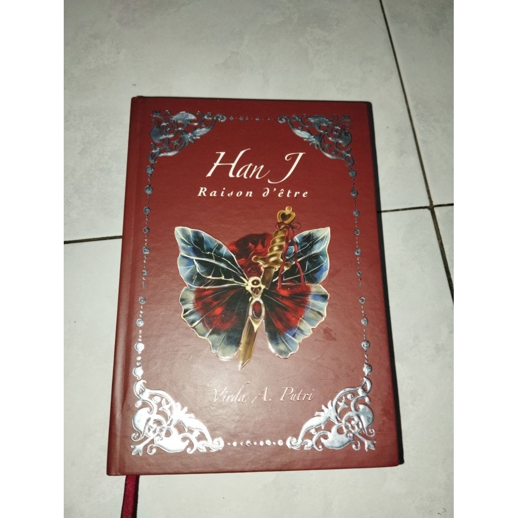 Preloved Novel Han J - Raison d'etre Hard Cover