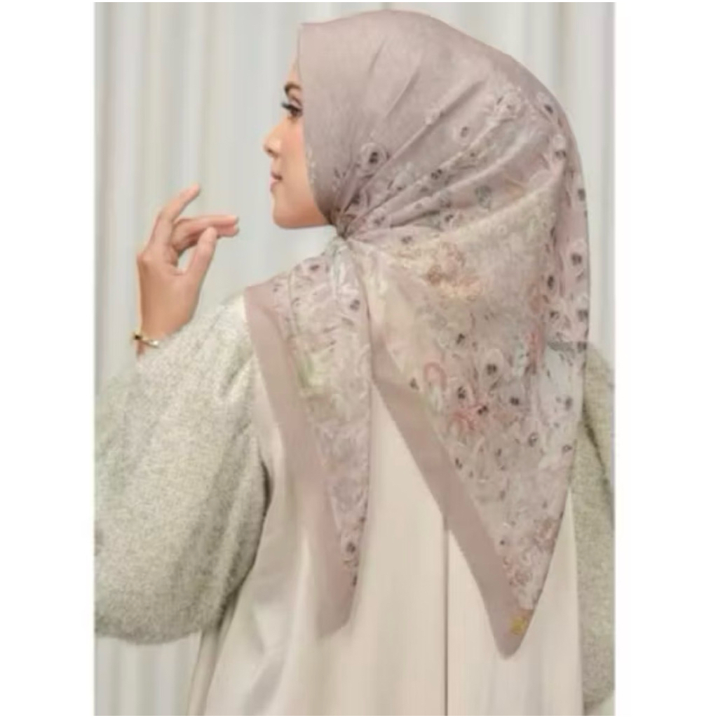Buttonscarves The Ederra 2.0 Voile Square Milky