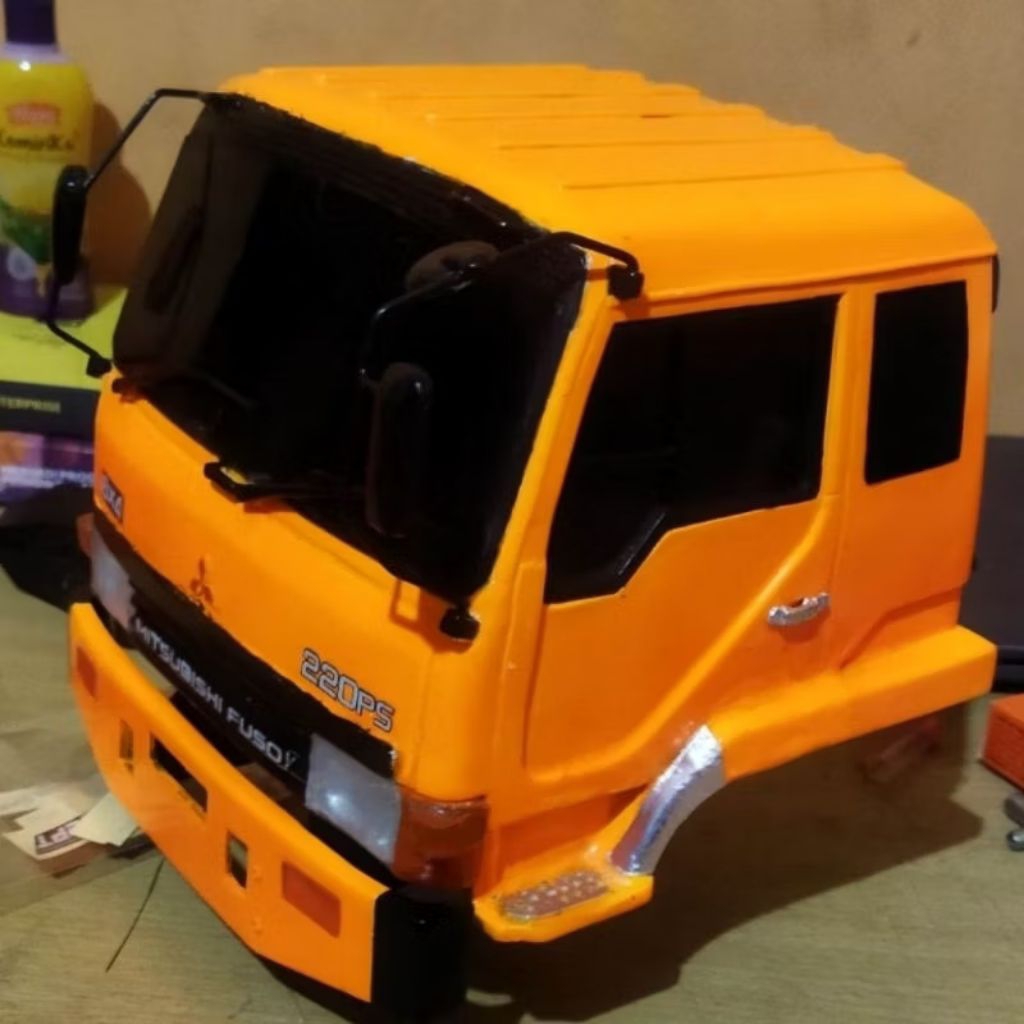 Cabin Rc Fuso Skala 16 komplit