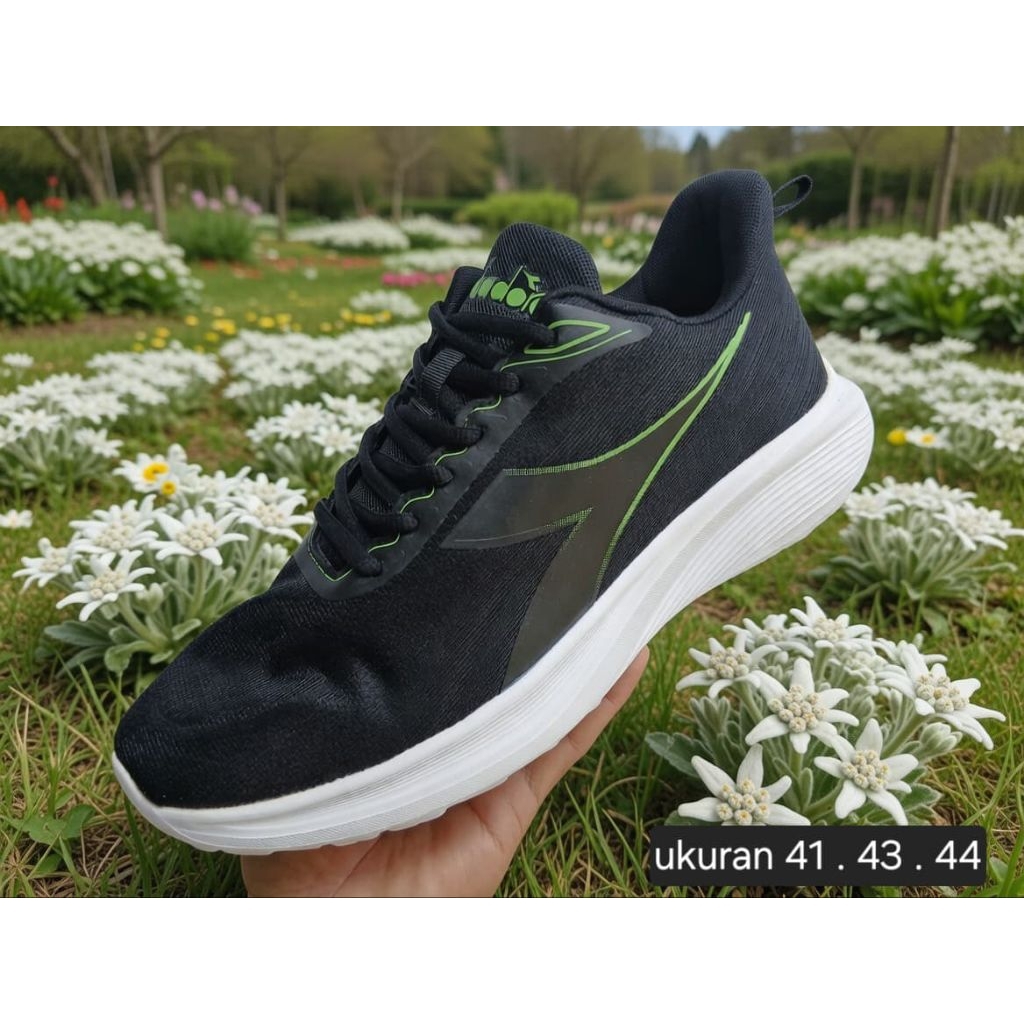 sepatu sport olahraga lari pria diadora hitam