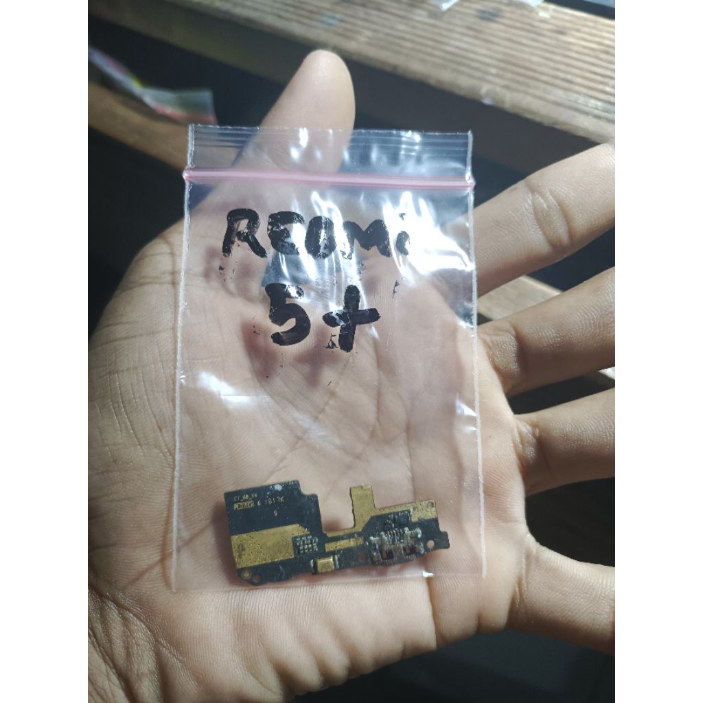 papan konektor cas redmi 5plus original copotan minus mintak ganti konektor cas