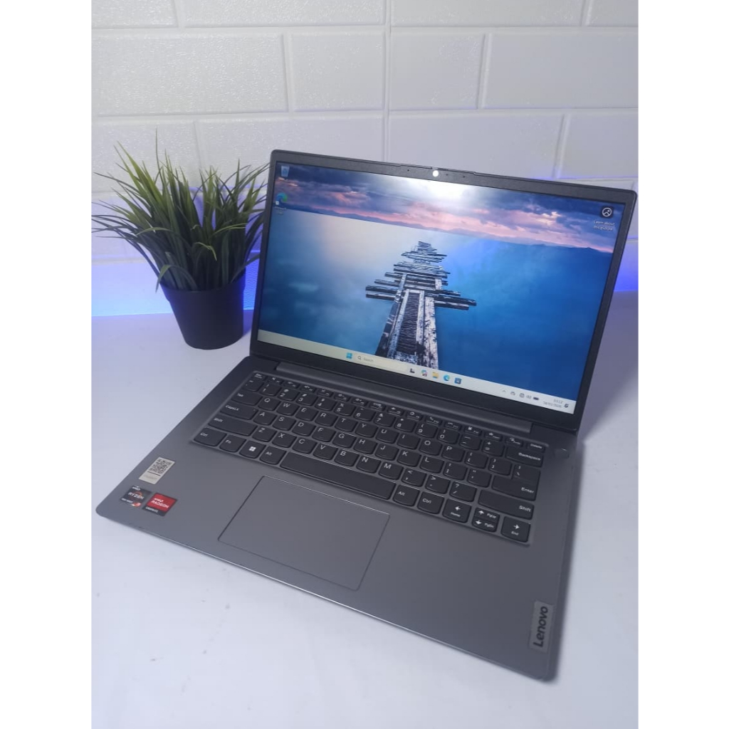 LENOVO V14 G4