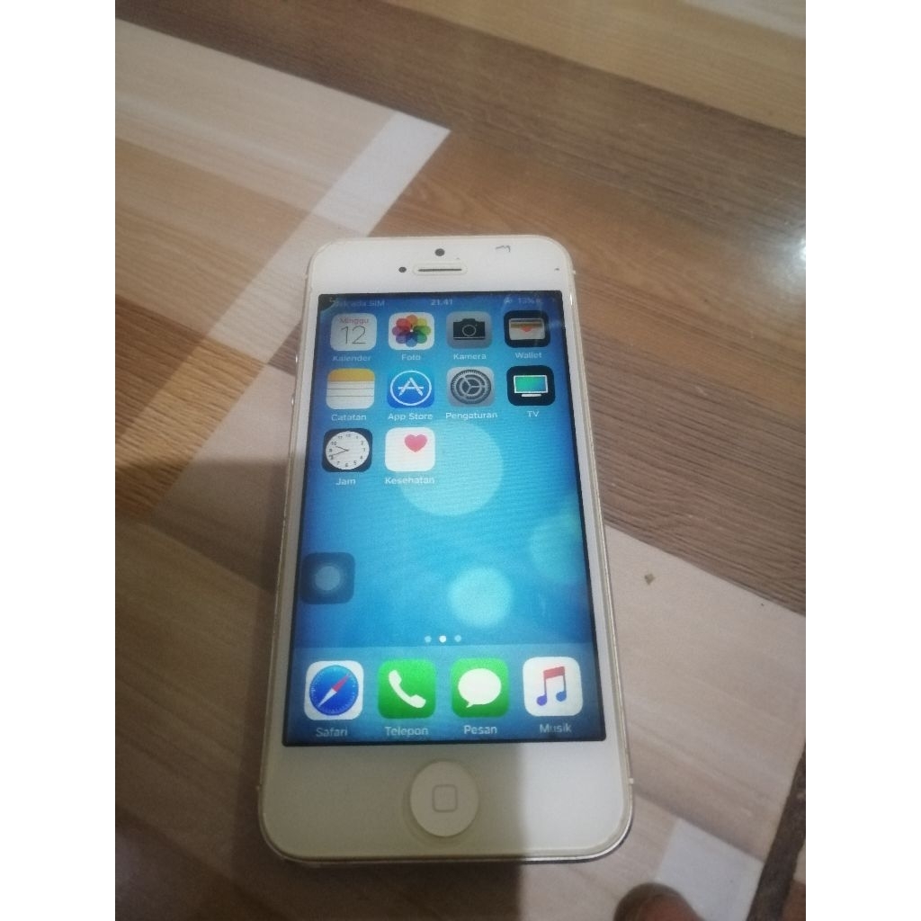 mesin iPhone 5.