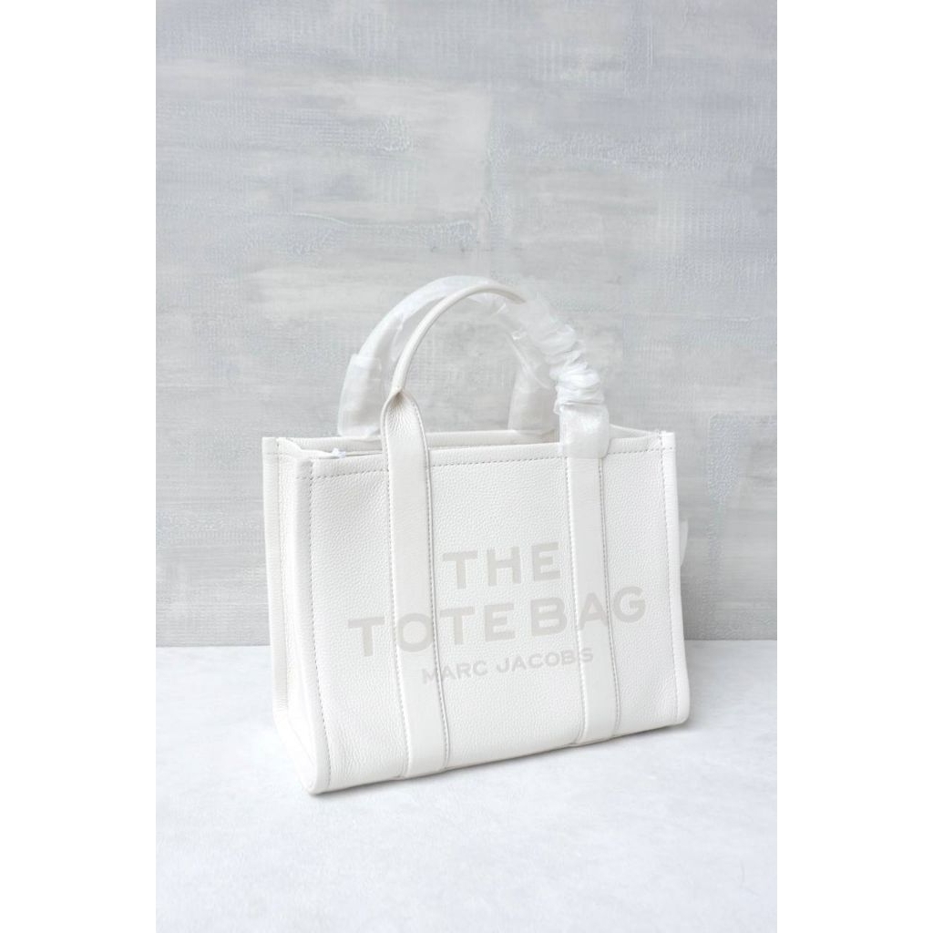 MJ The Leather Medium Tote Bag in Cott*on