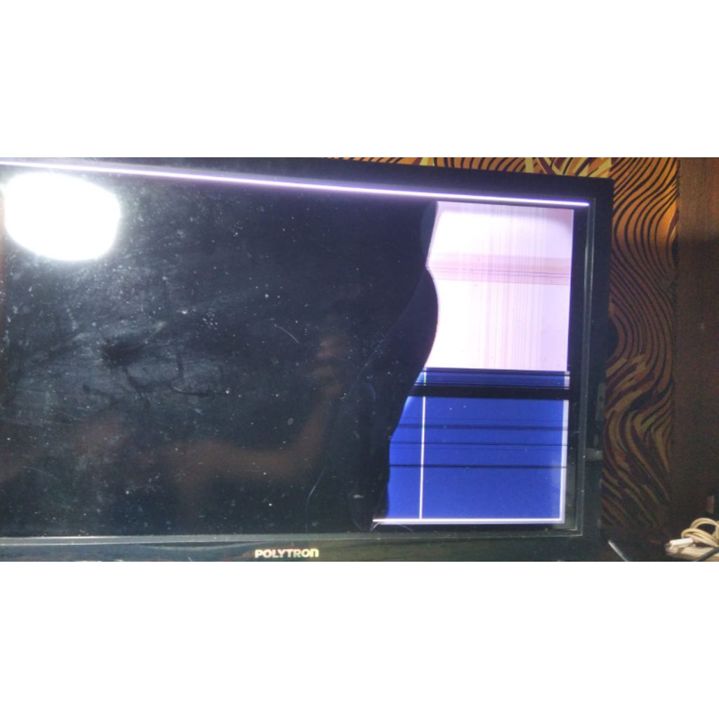 TV LED Polytron PLD24V1853 minus layar