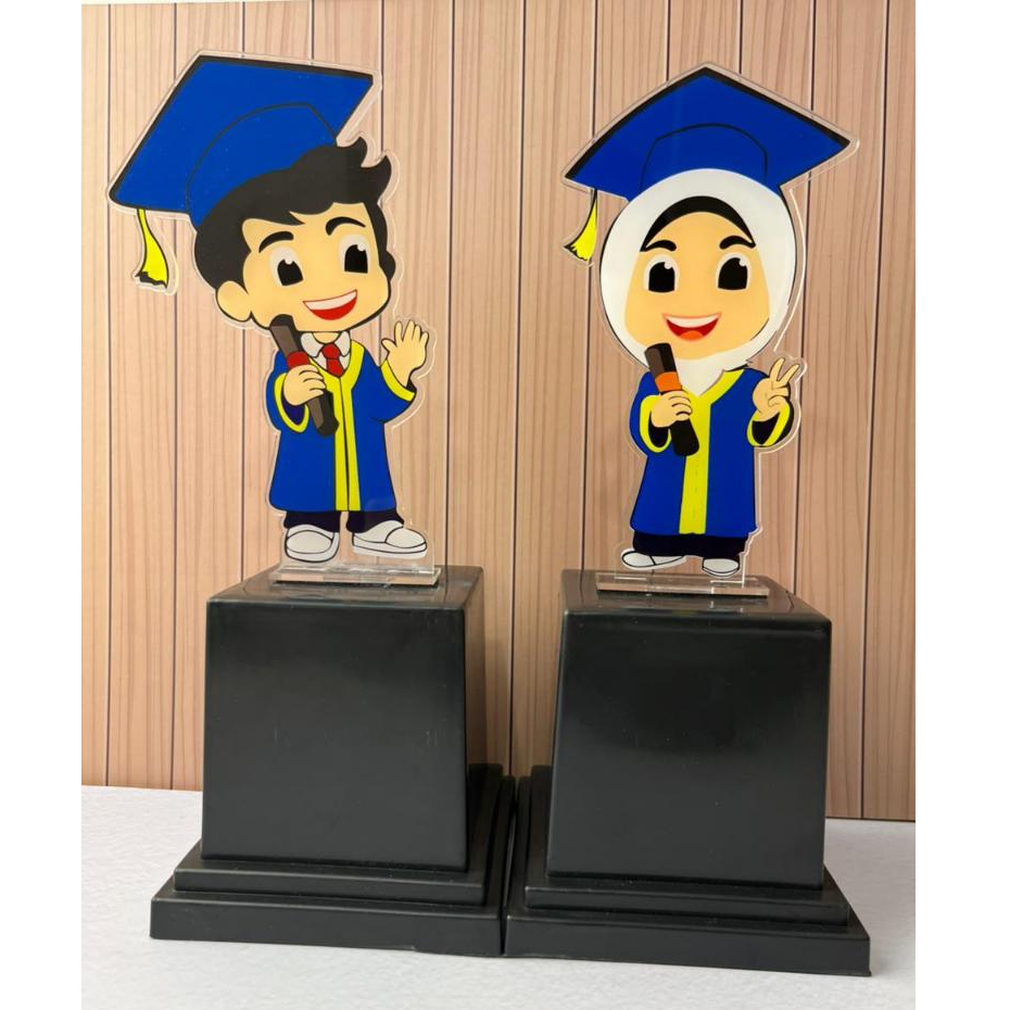 Piala Wisuda Anak Akrilik Custom  Untuk Souvenir Penghargaan