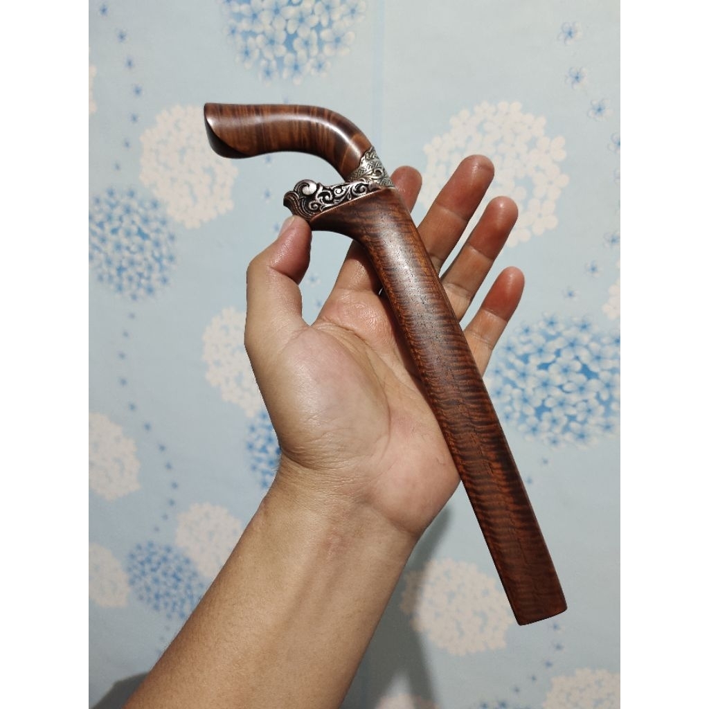 sopenir bugis kayu barik lacak gecong