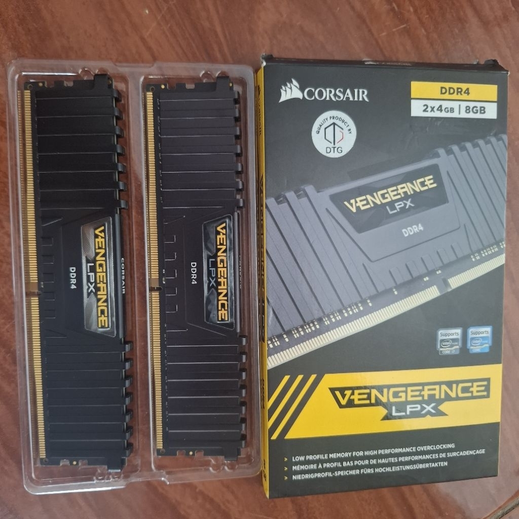 MEMORI CORSAIR 8GB 2X4  2666