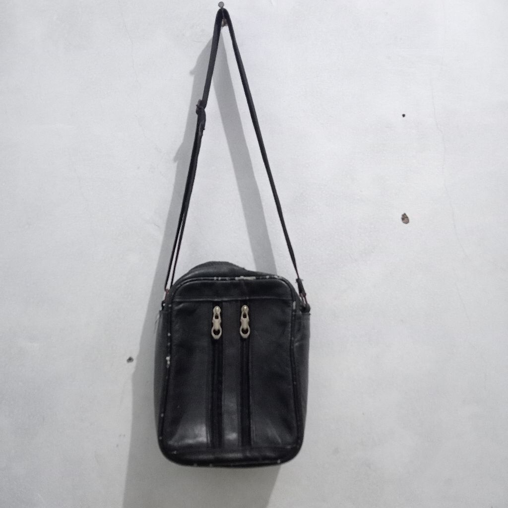 TAS SELEMPANG KULIT HITAM PRIA PL || TAS SLING KULIT HITAM PRIA PL