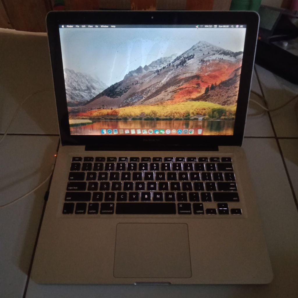 MacBook pro 2010 minus/rusak