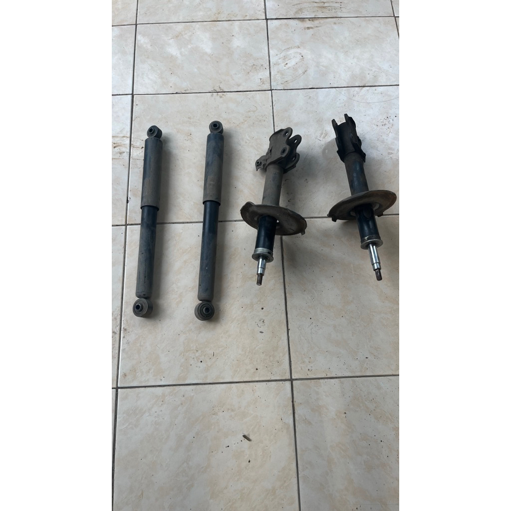 shock xenia avanza old