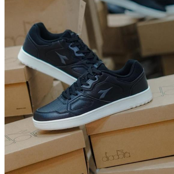 DIADORA NATASCHA BLACK WHITE GREY