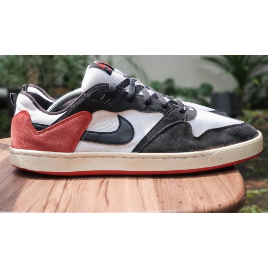 Size 46 - Nike SB AlleyOop