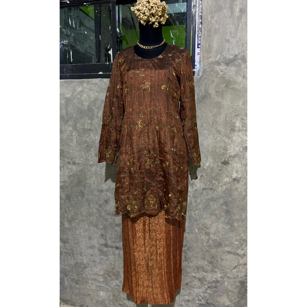 PRELOVED SET KEBAYA/MELAYU/KONDANGAN/LEBARAN
