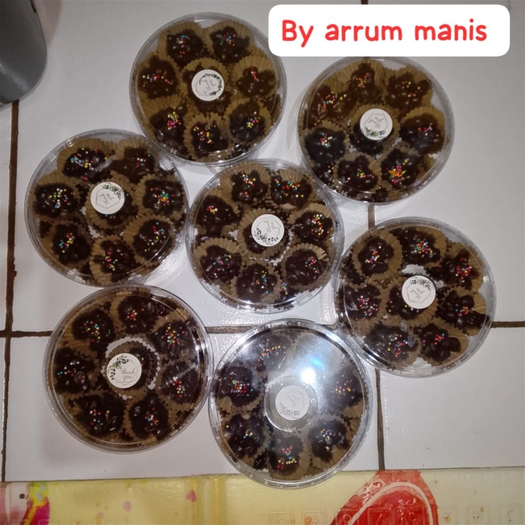 Coklat kacang toples cup kecil isi 16 pcs viral laris by arrum manis