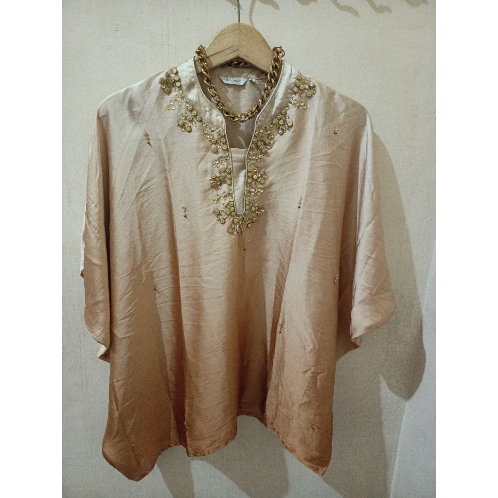 blouse kaftan wanita gold brand accent