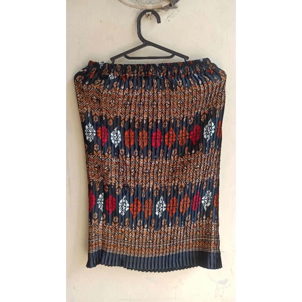 ROK BATIK PLISKET PRELOVED